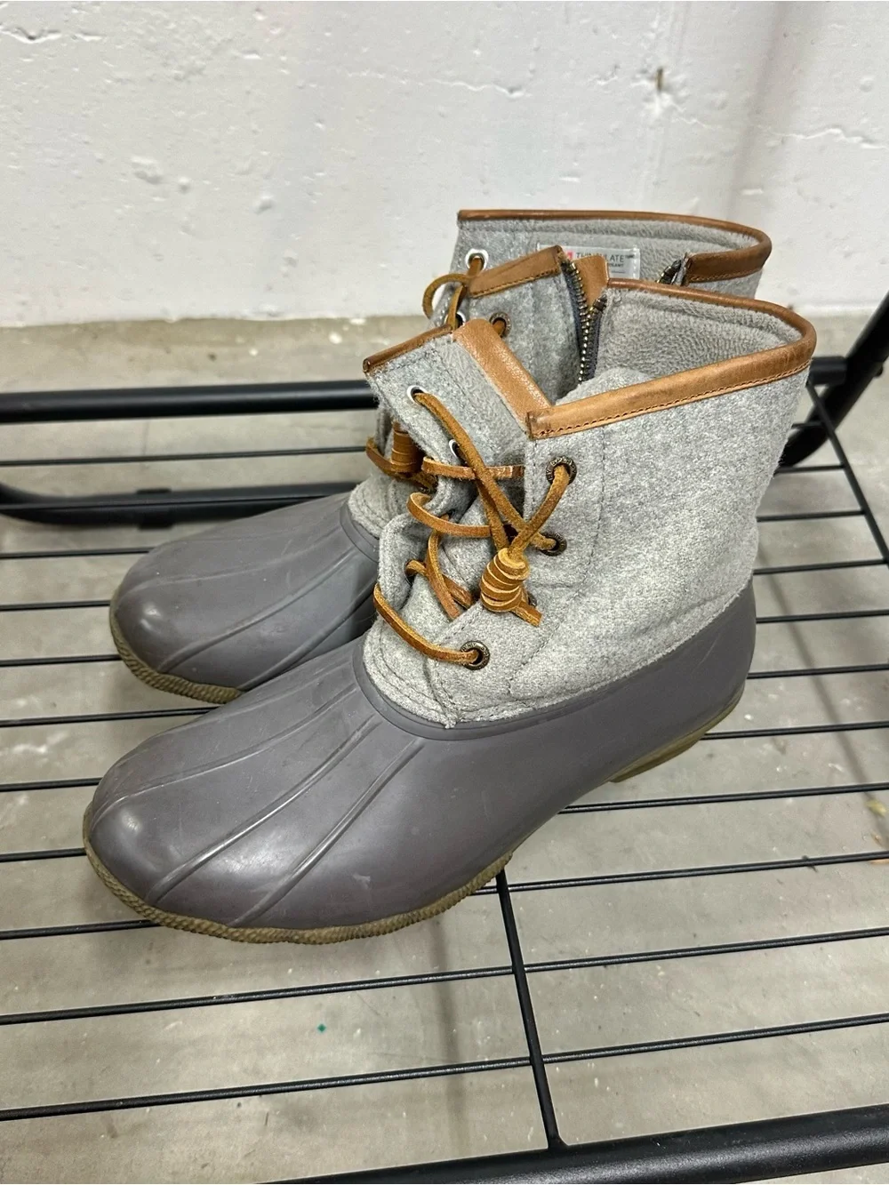 Sperry Gray and Tan Duck Boot Style Winter Rain Boot 🪶